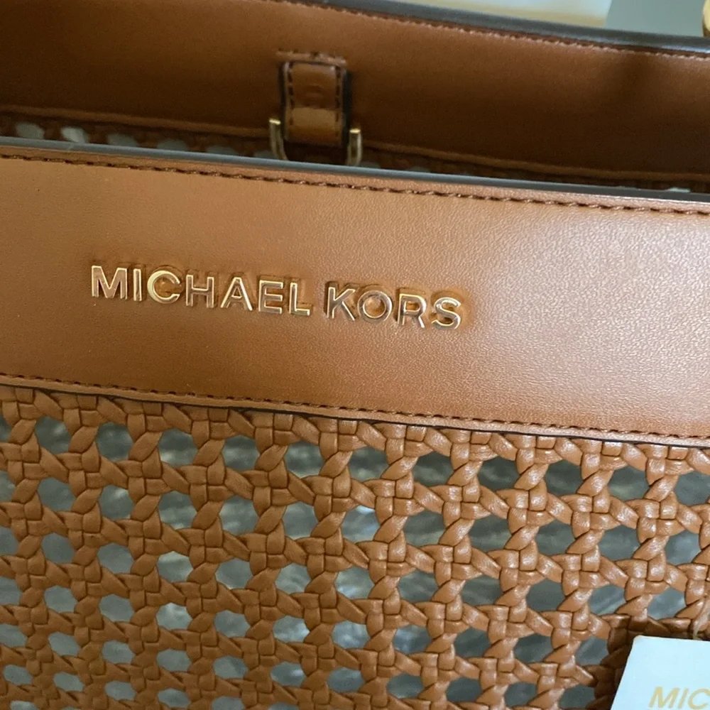 MICHAEL Michael Kors large woven Kinsley Tote NEW